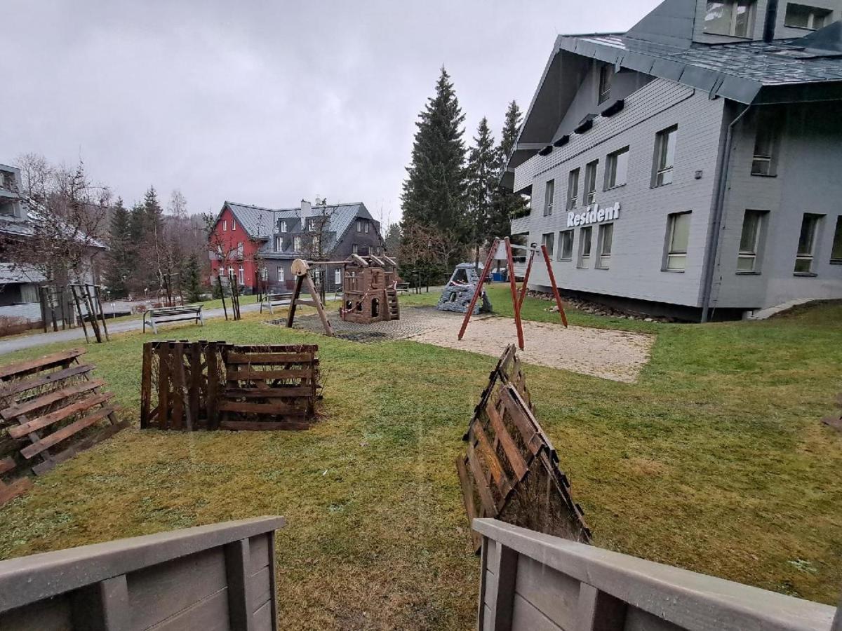 Resident Harrachov Family Apartment Luaran gambar